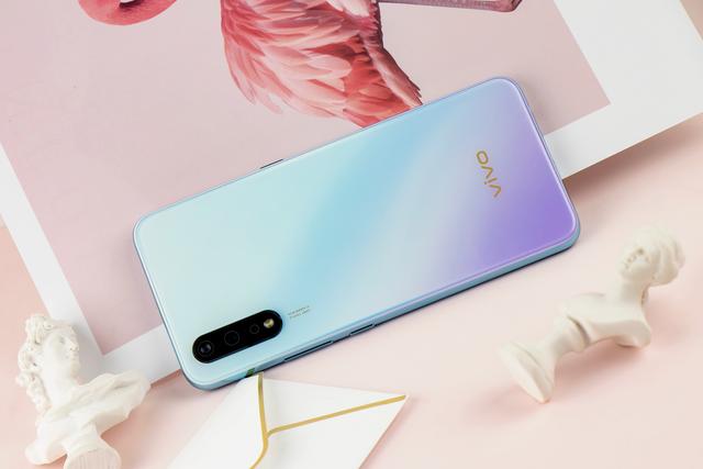 vivo Z5正式开售，1500元到2000元价位段拥有极强的竞争力